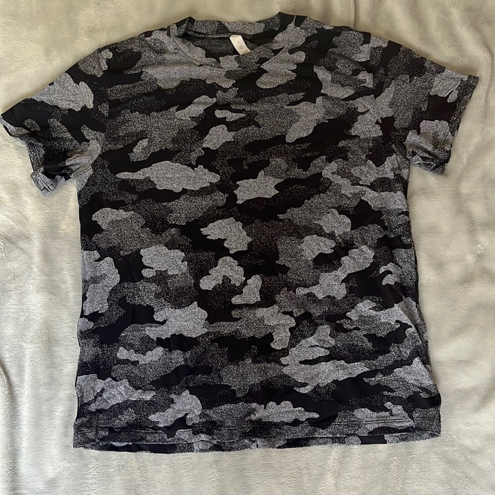 Camo lulu shirt!!